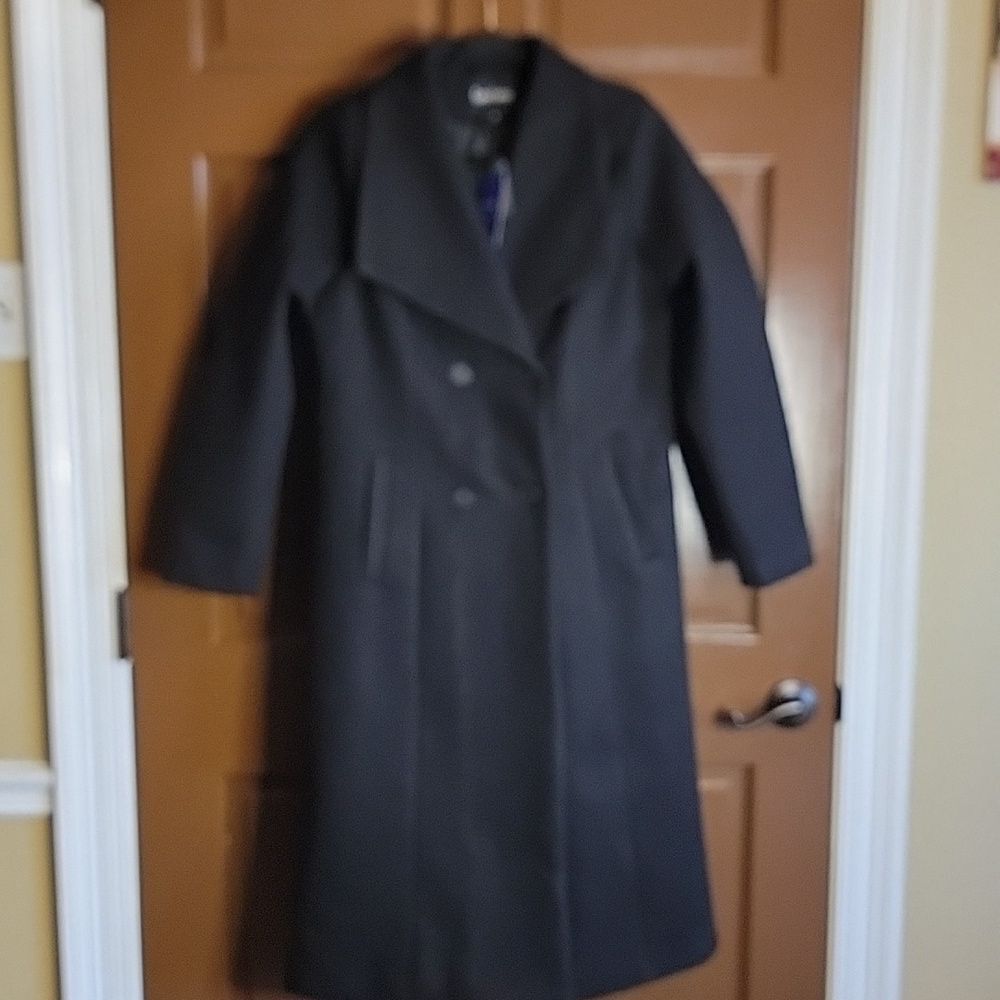 Chou Yatou-Black double breasted, collared coat Size M. NWT.